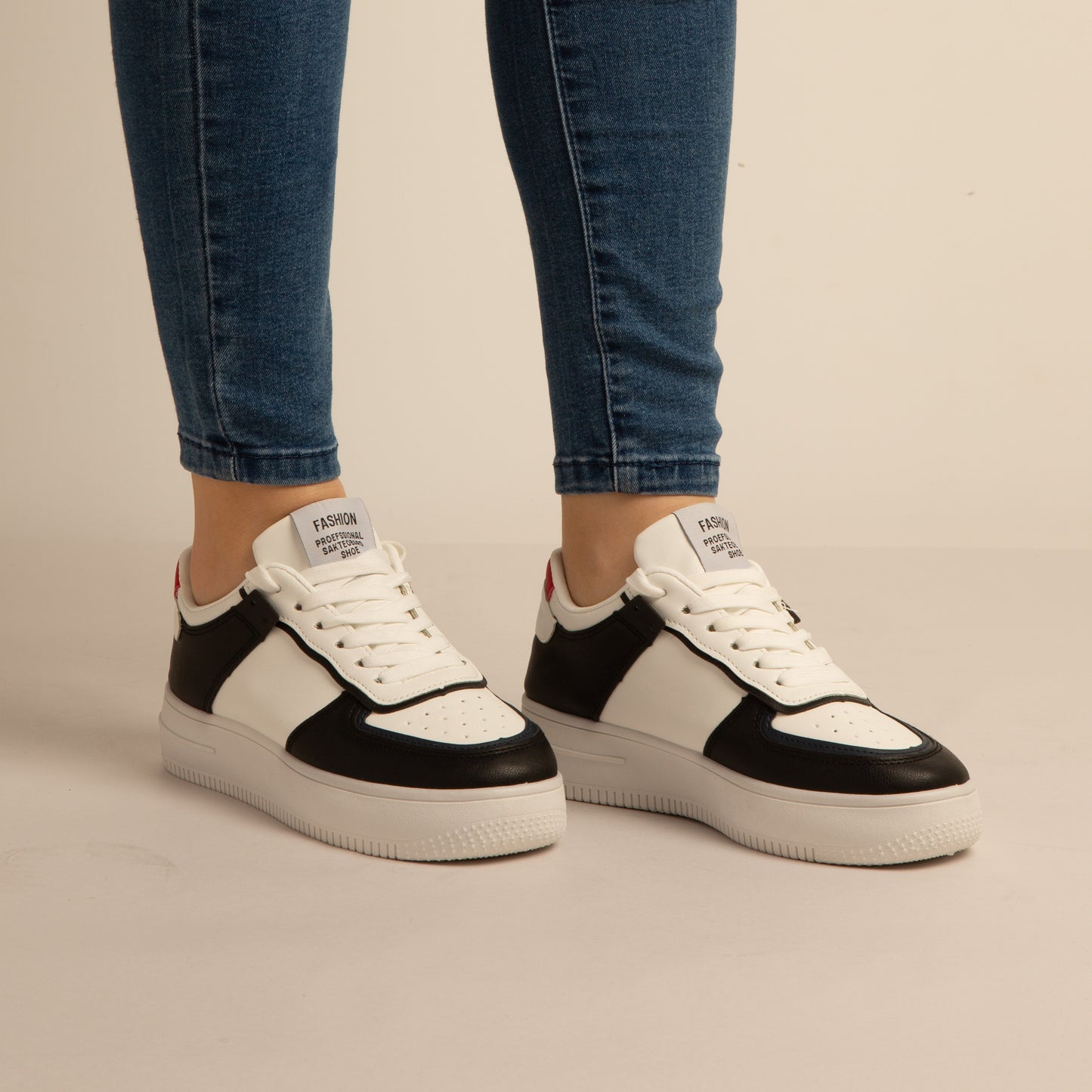 Basket Simili Cuir - Blanc / Noir